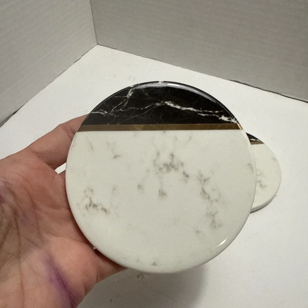 Chic & Tonic - Set Of 4 Coaster‎ - Marble Theme With Gold Accent